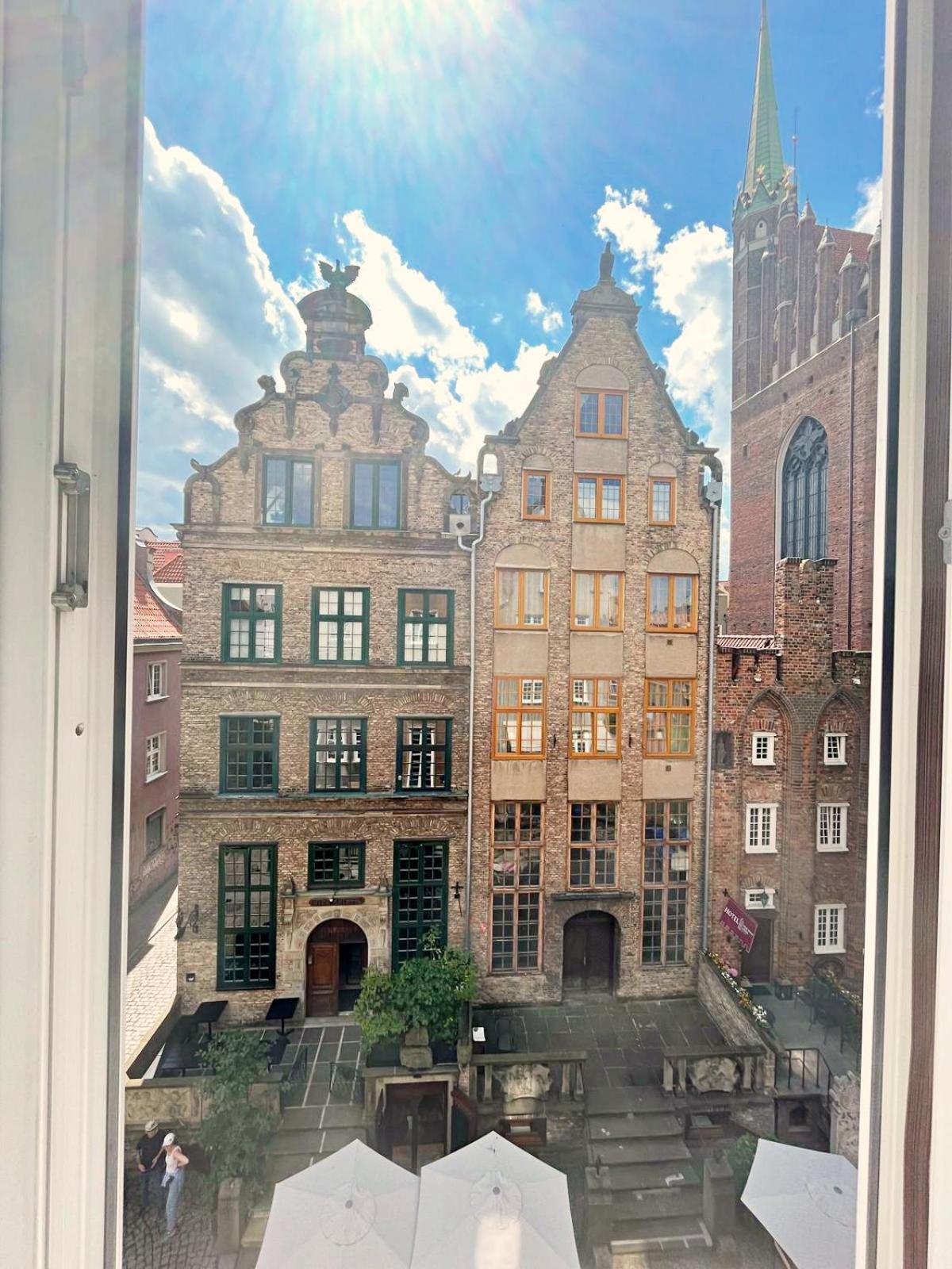 Old Town Center Mariacka View Apartment กดัญสก์ ภายนอก รูปภาพ
