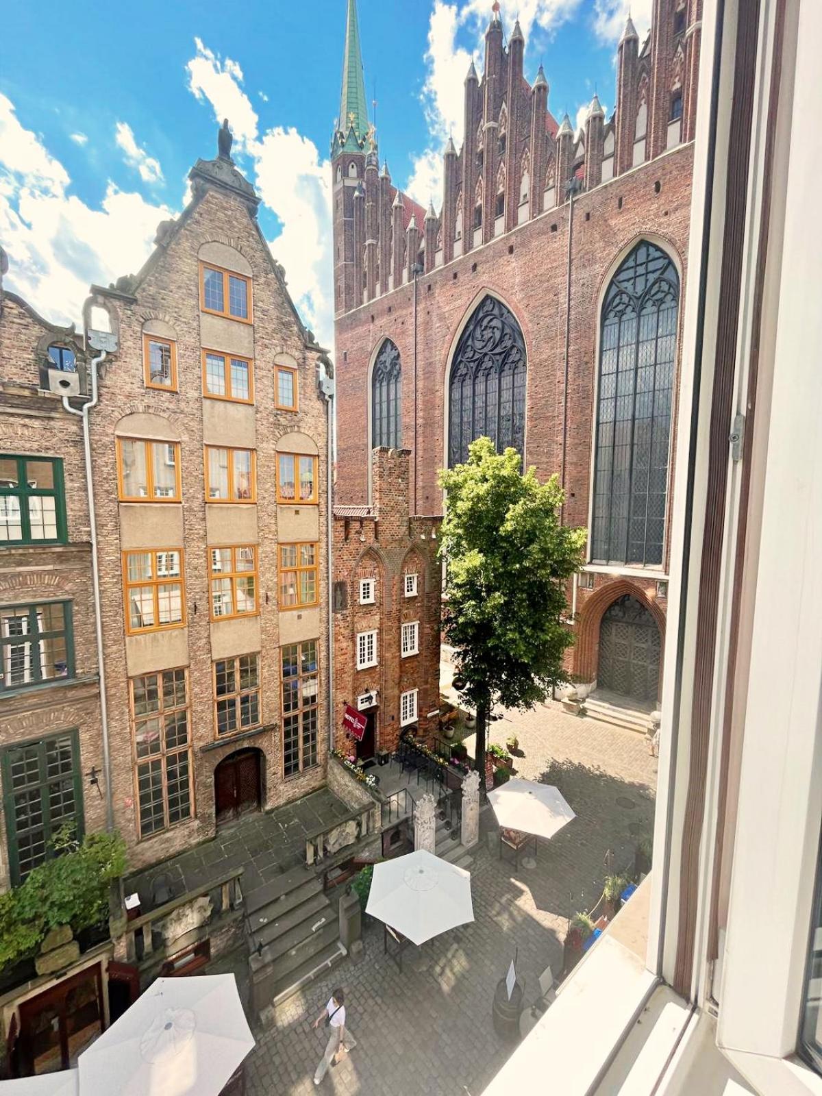 Old Town Center Mariacka View Apartment กดัญสก์ ภายนอก รูปภาพ